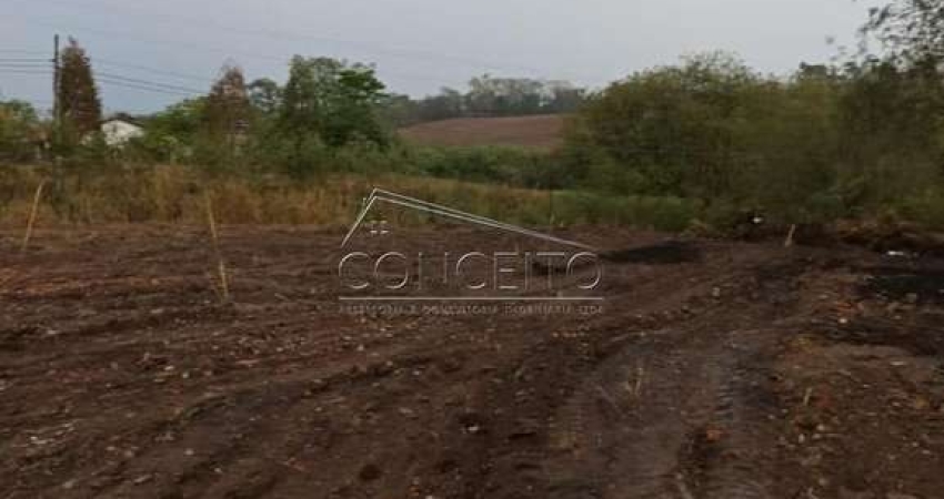 Terreno à venda no bairro Pau Queimado em Piracicaba com 7046 m² de área total.