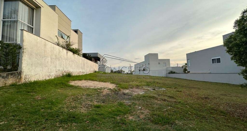 Terreno à venda no condomínio Damha com 385 m² de área total.