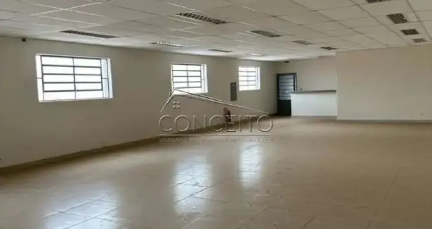 Salão comercial para locação com 432 m² | 2 pavimentos, 4 salas, 2 vestiários, 2 banheiros, cozinha e copa.