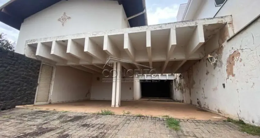 Sobrado à venda no bairro São Dimas com 600 m² | 1 suíte, 2 demi suítes e 8 vagas de garagem, sendo 4 cobertas.