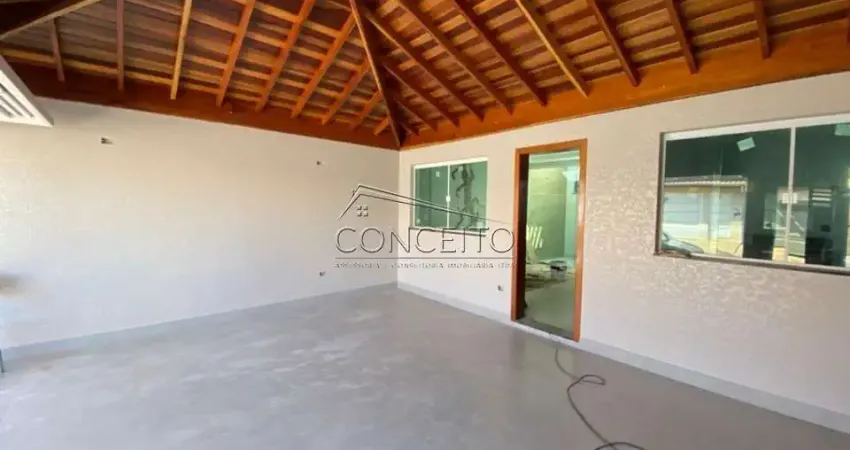 Casa térrea à venda no bairro Água Branca com 170 m² | 3 dormitórios, sendo 1 suíte e 2 vagas de garagem cobertas.