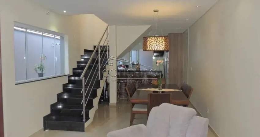 Sobrado à venda no bairro Glebas Califórnia com 181 m² | 4 dormitórios, sendo 1 suíte com closet e 2 vagas de garagem.