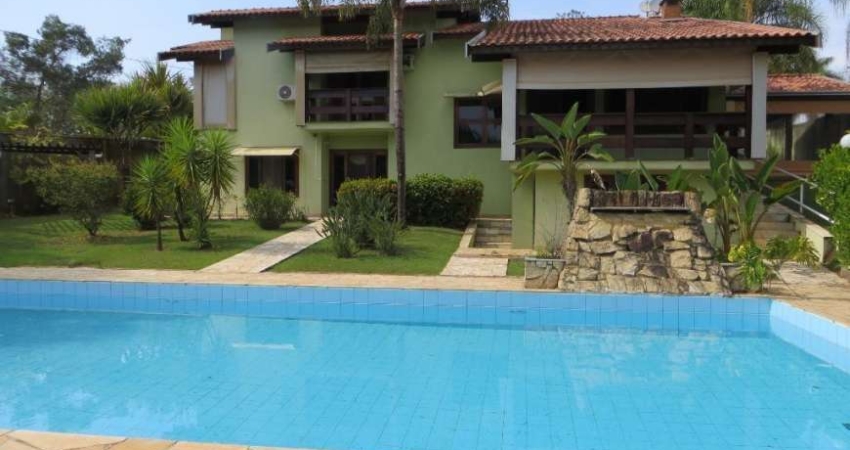Chácara no Condomínio Colinas do Piracicaba com 350 m² | 4 dormitórios, sendo 2 suítes e 3 vagas de garagem.