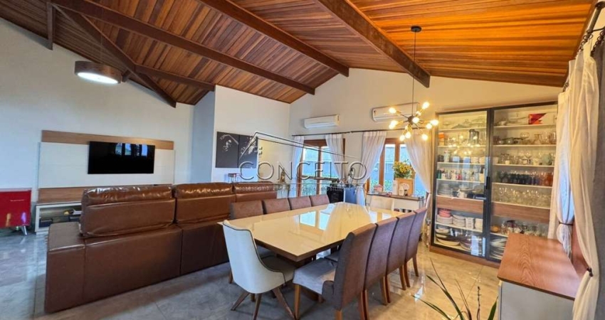 Casa térrea à venda no Condomínio Monte Alegre com 340 m² | 4 suítes, sendo 1 suíte master com closet e 4 vagas de garagem.