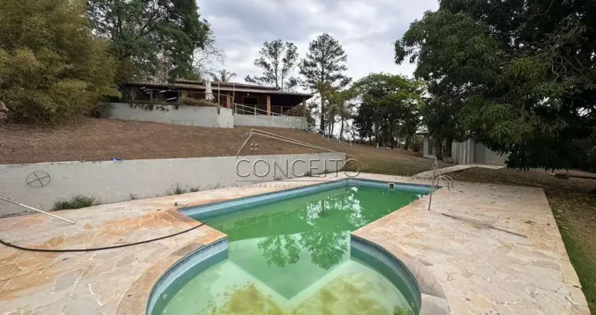 Chácara à venda no bairro vertente das águas em são pedro-sp com área construída de 300 m² | 2 suítes climatizadas, espaço gourmet e piscina.