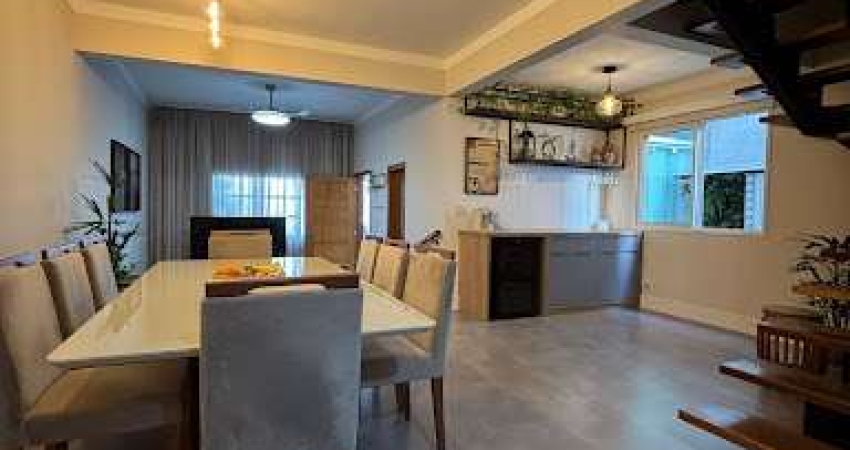 Casa com 3 dormitórios à venda, 163 m² por R$ 1.070.000,00 - Medeiros - Jundiaí/SP