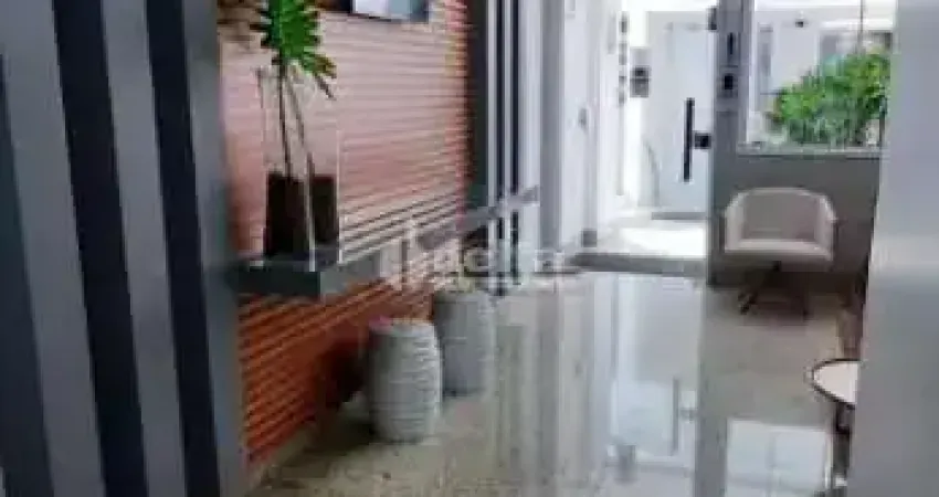 Apartamento disponível para venda no bairro Santa Mônica em Uberlândia-MG
