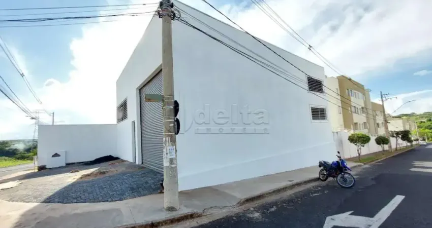 Galpão disponível para locação e venda no bairro Shopping Park em Uberlândia-MG