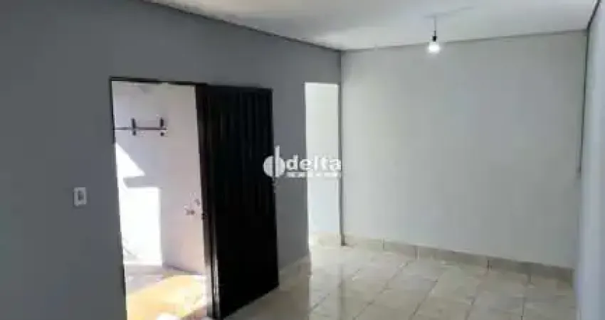 Casa residencial disponível para venda no bairro Luizote de Freitas em Uberlândia-MG