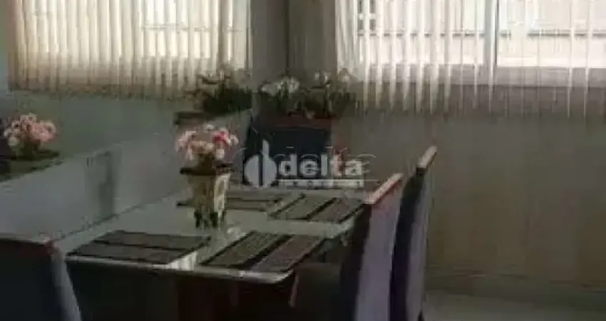 Apartamento disponível para venda no bairro Segismundo Pereira em Uberlândia-MG