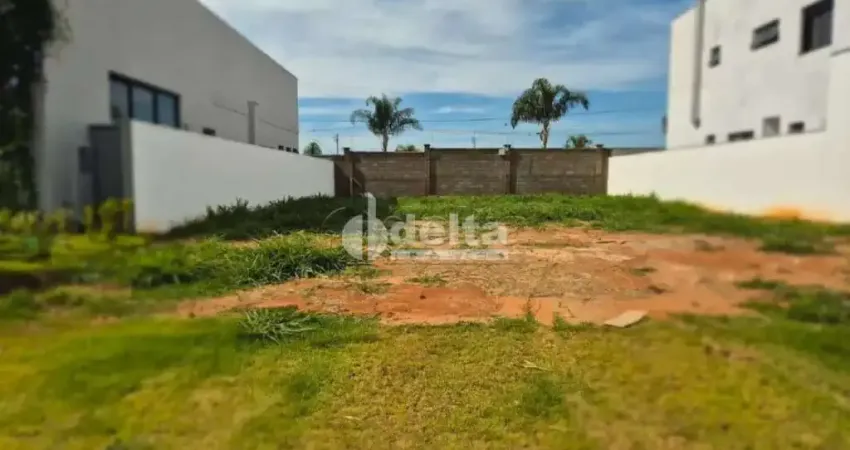 Terreno em condomínio disponível para venda no bairro Jardim Sul em Uberlândia-MG