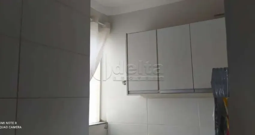 Apartamento residencial disponível para venda no bairro Alto Umuarama em Uberlândia-MG