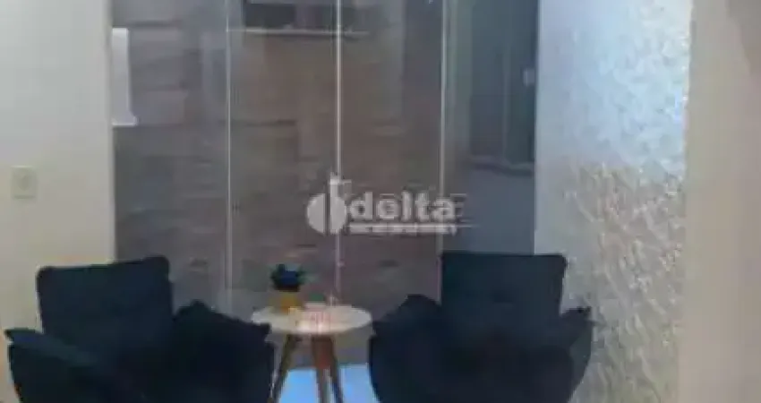 Casa residencial disponível para venda no bairro Custódio Pereira em Uberlândia-MG