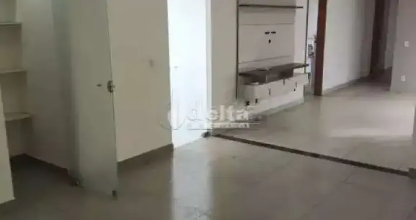 Casa no condomínio Bosque das Gameleiras disponível para venda em Uberlândia-MG