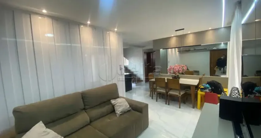Cobertura disponível para locação e venda no bairro Santa Mônica em Uberlândia-MG