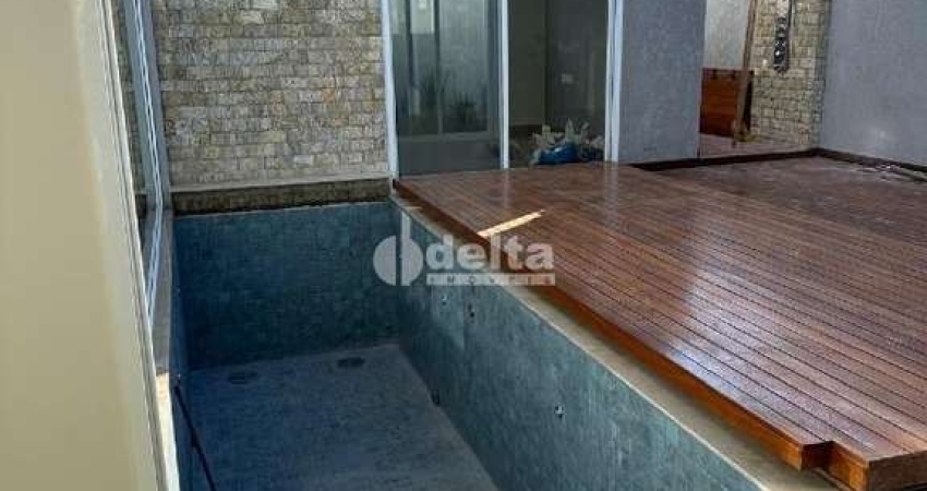 Casa no condomínio Golden Village para venda em Uberlândia-MG