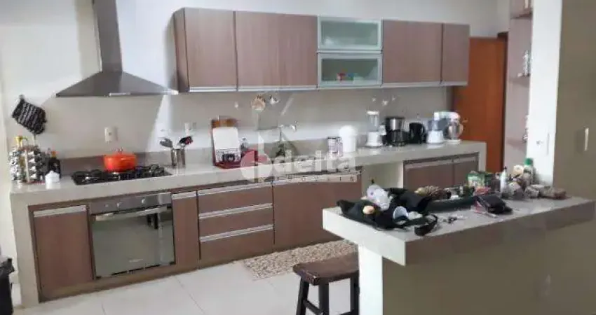 Casa residencial disponível para venda no bairro pampulha em uberlândia-mg