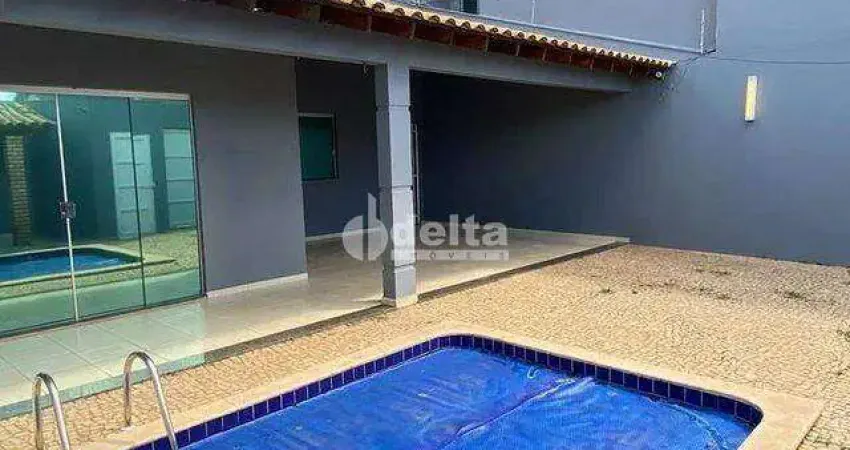 Casa residencial disponível para venda no bairro Santa Rosa em Uberlândia-MG