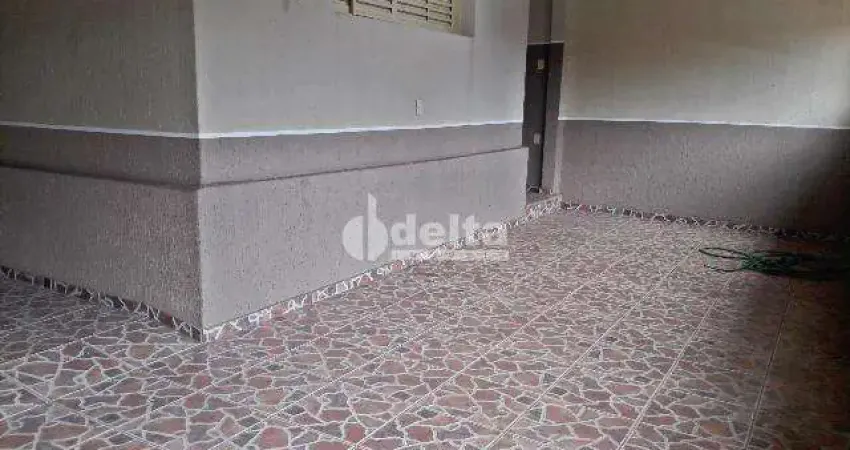 Casa residencial disponível para venda no bairro Nossa Senhora Aparecida em Uberlândia-MG