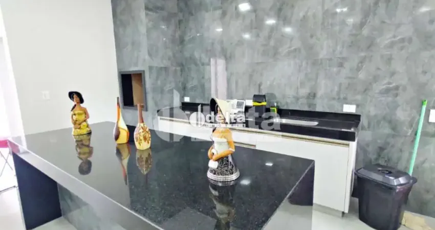 Casa residencial com 3 quartos sendo 1 suíte disponível para venda no bairro jardim inconfidência em uberlândia - mg.