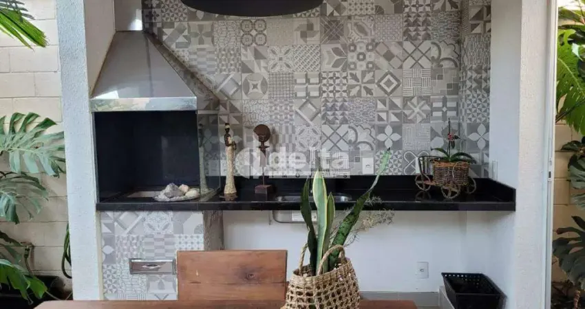Casa no condomínio Quality Residence disponível para venda em Uberlândia-MG