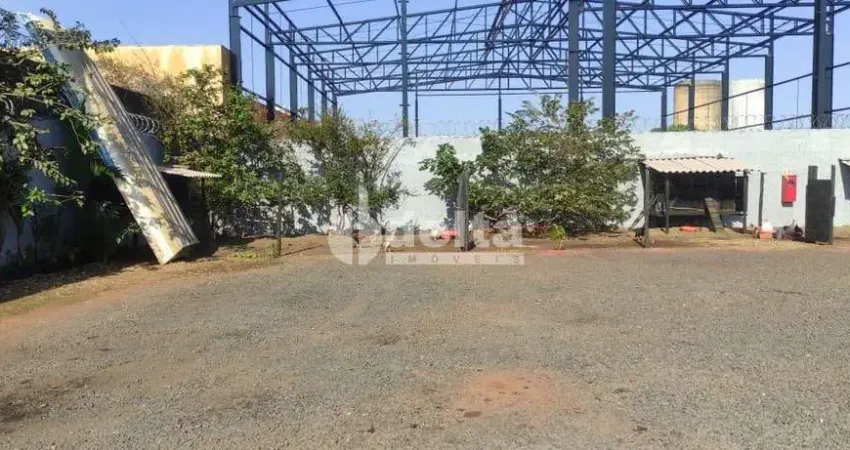 Imóvel comercial disponível para venda no bairro marta helena em uberlândia-mg