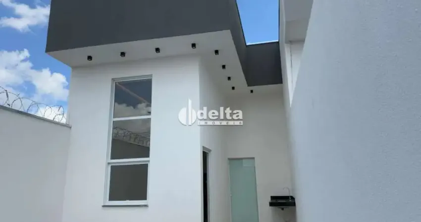 Casa residencial disponível para venda no bairro Segismundo Pereira em Uberlândia-MG