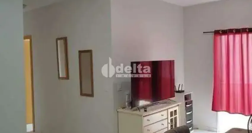 Apartamento com 2 quartos sendo 1 suíte disponível para venda no bairro copacabana em uberlândia - mg.