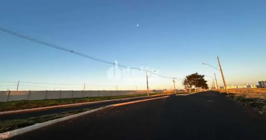 Terreno disponível para venda 275 m² no bairro Grand Ville em Uberlândia-MG