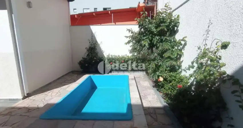 Casa residencial disponível para venda no bairro umuarama em uberlândia-mg