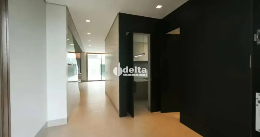 Casa sobrado lindíssimo no condomínio Bosque Karaiba disponível para venda ou locação em Uberlândia-MG