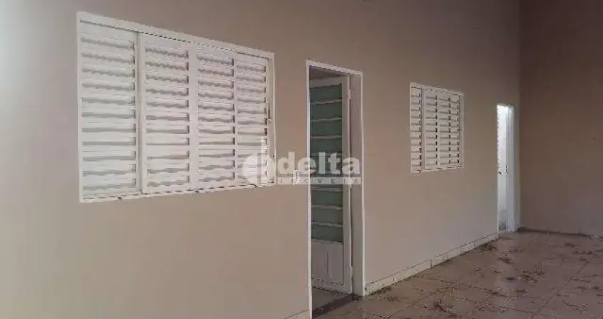 Casa residencial disponível para venda no bairro Laranjeiras em Uberlândia-MG