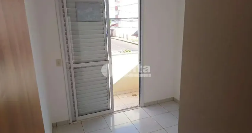 Apartamento disponível para locação e venda no bairro Segismundo Pereira em Uberlândia-MG