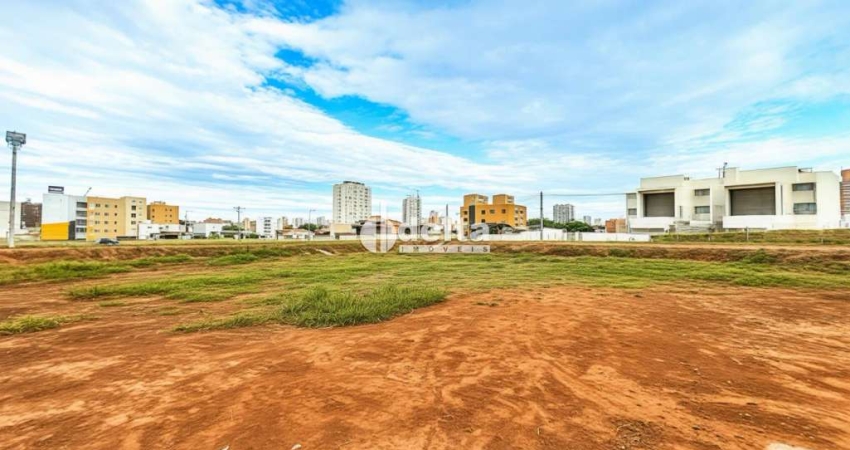 Terreno disponível para venda 343 m² no bairro Marta Helena em Uberlândia-MG
