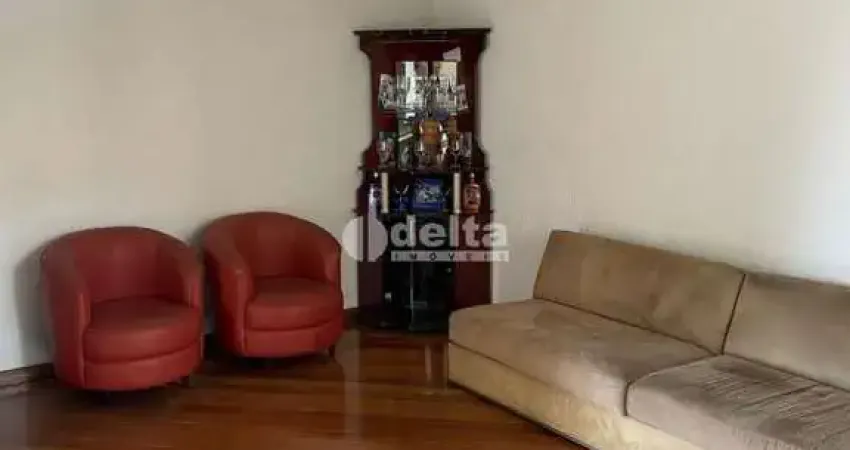 Chácara disponível para venda no bairro Cidade Jardim em Uberlândia-MG