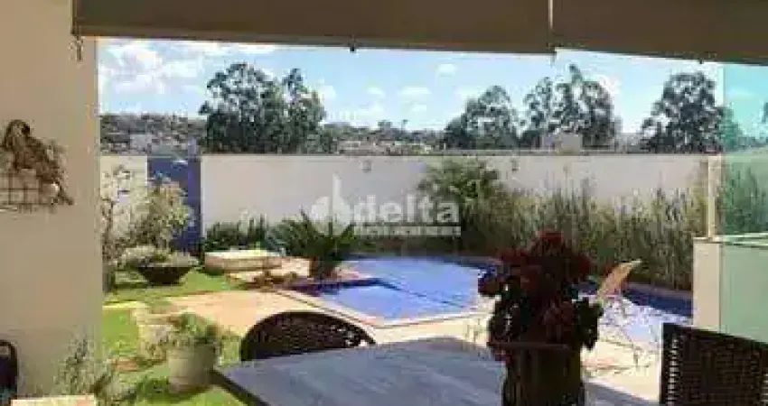 Casa no condomínio Reserva do Vale disponível para venda em Uberlândia-MG