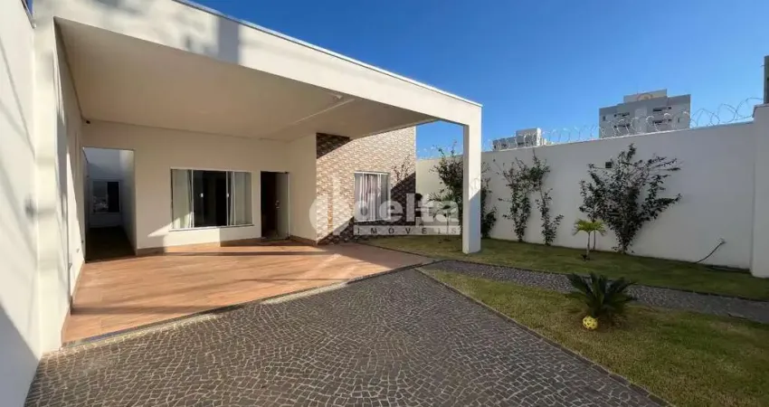 Casa disponível para locação e venda no bairro Jardim Europa em Uberlândia-MG.