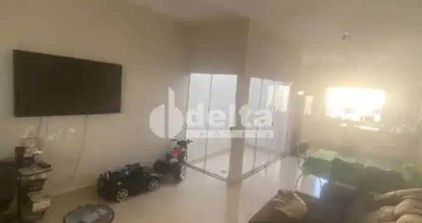 Casa residencial disponível para venda no bairro Planalto em Uberlândia MG