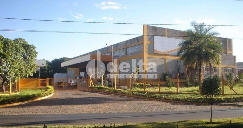 Galpão disponível para venda no bairro Distrito Industrial em Uberlândia-MG