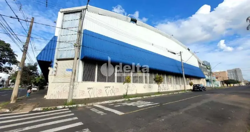 Prédio disponível para venda no bairro Santa Mônica em Uberlândia-MG