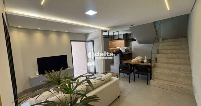 Casa residencial disponível para venda no bairro Grand Ville em Uberlândia - MG.