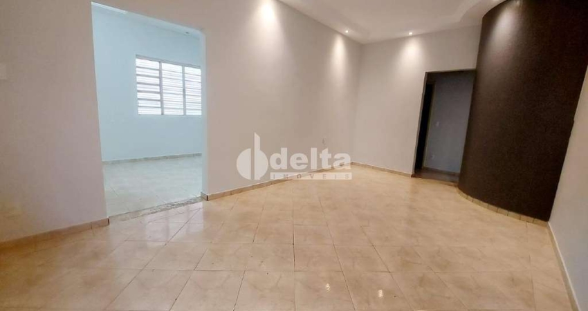 Casa residencial disponível para locação e venda no bairro Centro em Uberlândia-MG