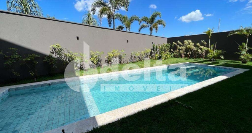 Casa no condomínio Jardim Versailles disponível para venda em Uberlândia-MG