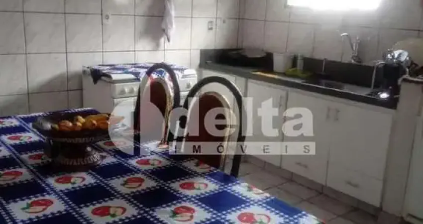 Casa residencial  disponível para venda no bairro Tibery em Uberlândia-MG