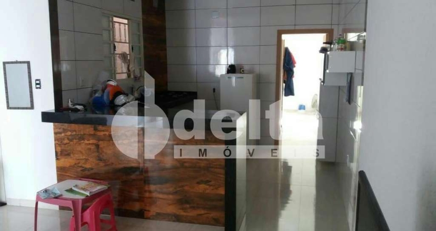 Casa com 2 quartos à venda no Jardim Europa, Uberlândia 