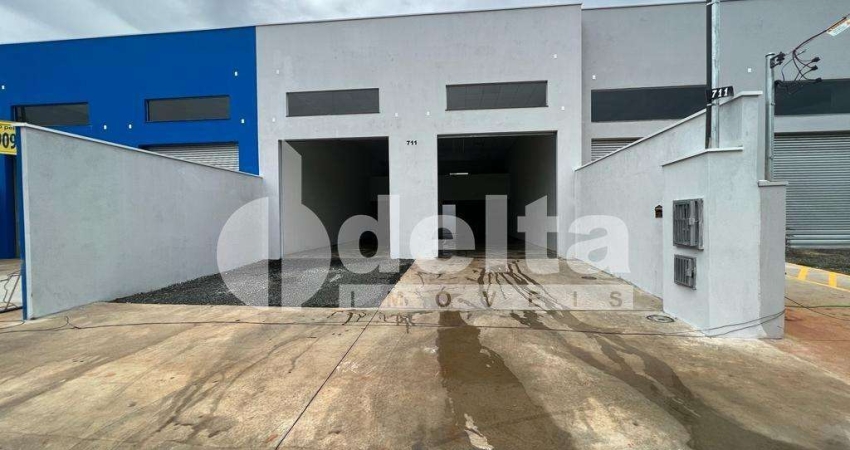 Galpão disponível para venda no bairro Jardim Holanda em Uberlândia-MG