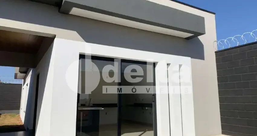 Casa residencial disponível para locação e venda no bairro Portal do Vale em Uberlândia - MG.