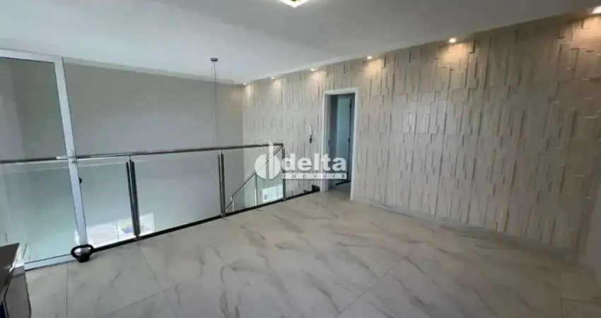 Cobertura disponível para locação e venda no bairro Copacabana em Uberlândia-MG
