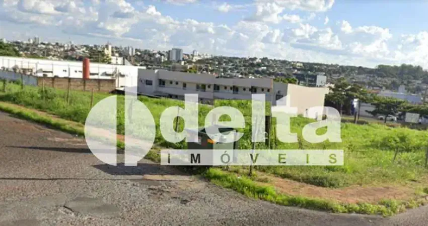 Terreno disponível para venda 420 m² no bairro Osvaldo Rezende em Uberlândia-MG