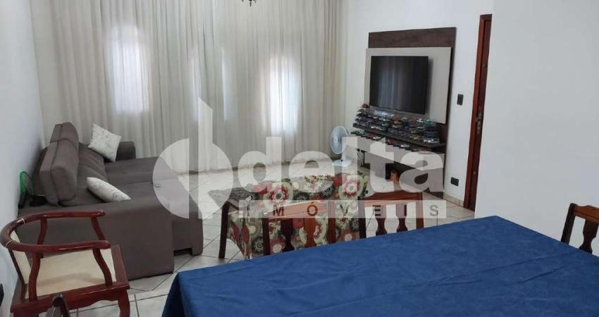 Casa residencial disponível para venda no Bairro Jardim Patrícia em Uberlândia-MG